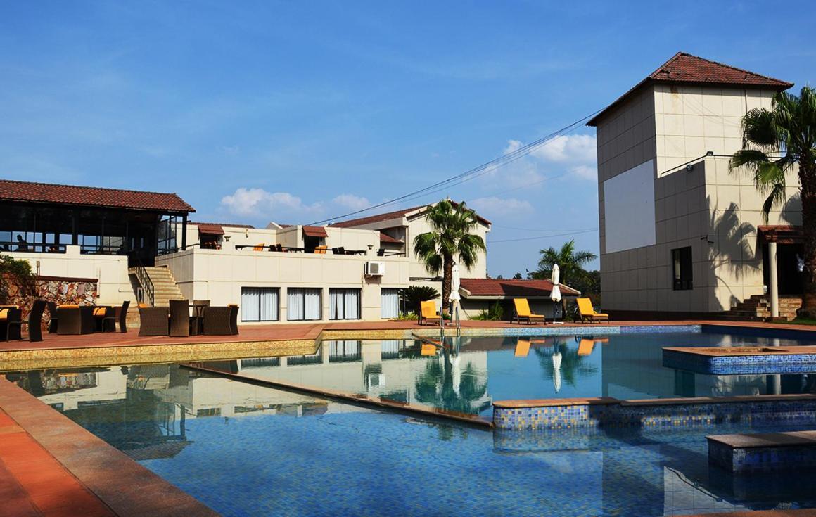 Cotton County Club And Resort Hubli Exterior photo