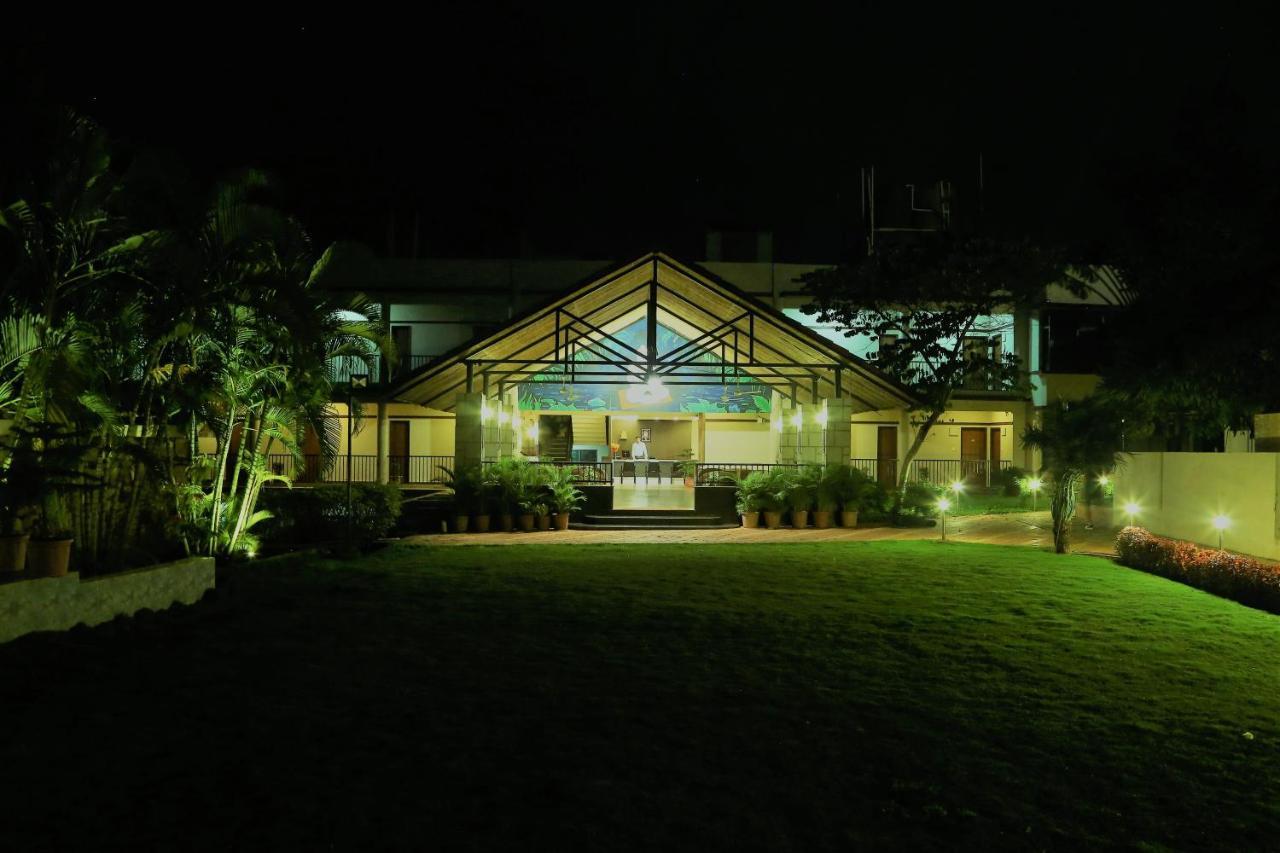 Cotton County Club And Resort Hubli Exterior photo